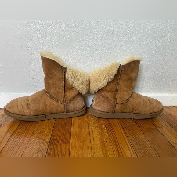 UGG Short Fold Over Suede Chestnut Boots Women’s W9 - Picture 3 of 8